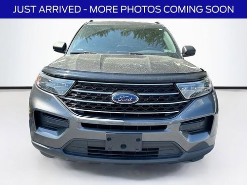 Used 2020 Ford Explorer XLT AWD/4WD image 2