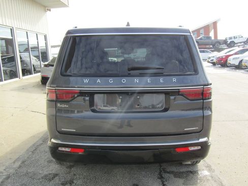 Used 2022 Jeep Wagoneer Series III w/ Flexible Seating Group image 4