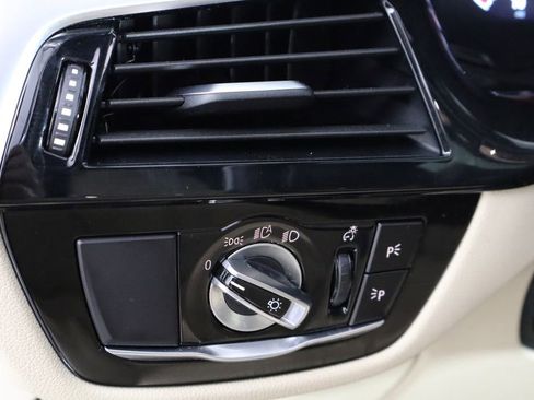 Used 2019 BMW M550i xDrive image 22