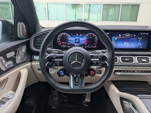 Used 2025 Mercedes-Benz GLS 63 AMG 4MATIC image 16