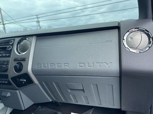 Used 2016 Ford F250 XLT w/ Snow Plow Prep Package image 26