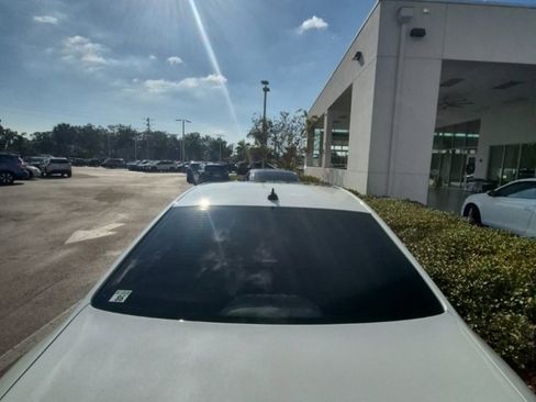 Used 2023 Volkswagen Jetta SE image 4