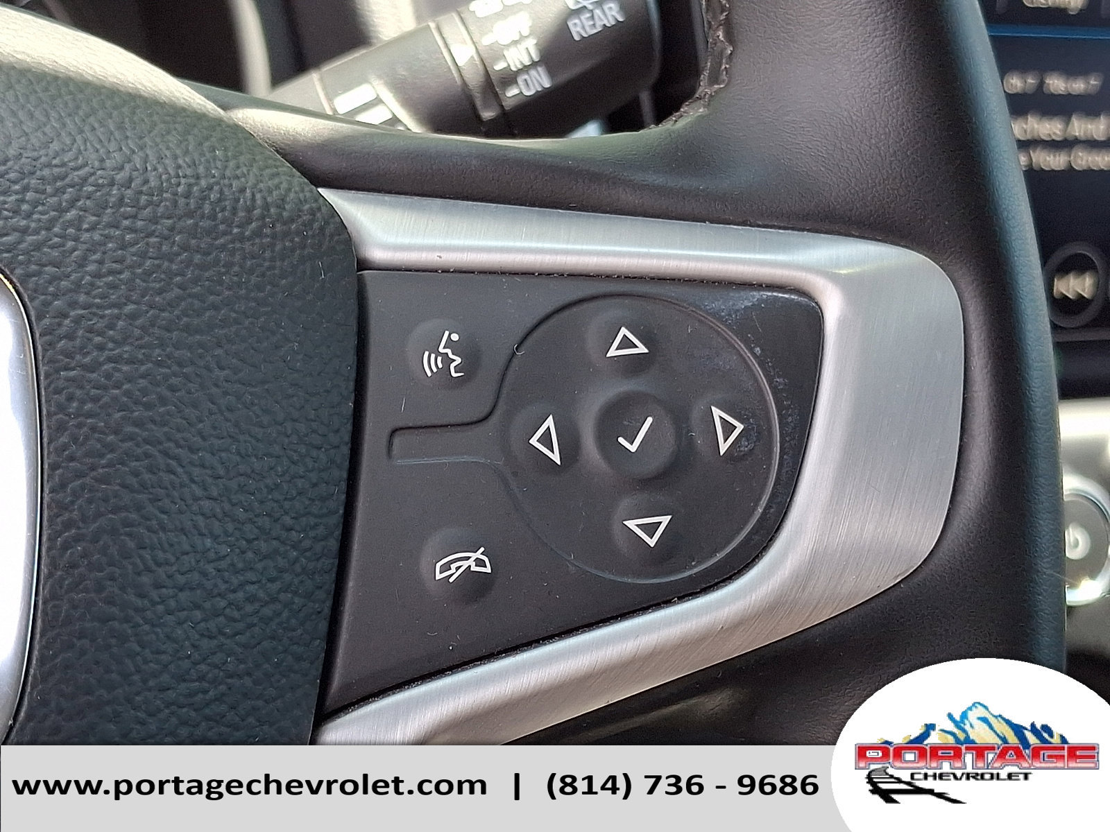 Used 2024 GMC Terrain SLT AWD/4WD image 27