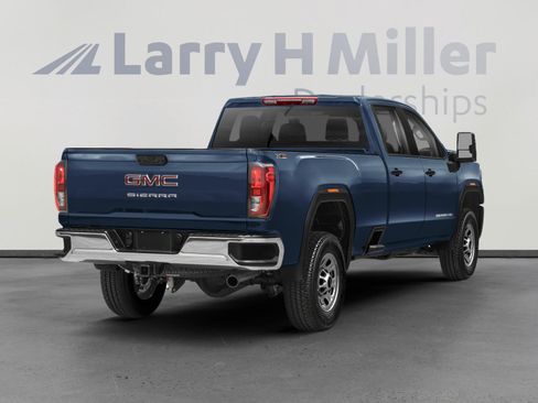 Used 2024 GMC Sierra 3500 Denali w/ Technology Package AWD/4WD image 2