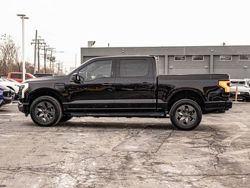 Used 2022 Ford F150 Lightning Lariat image 6