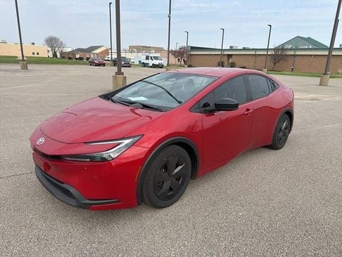 Used 2024 Toyota Prius LE image 2