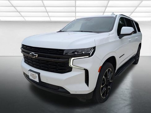 Used 2024 Chevrolet Suburban RST RWD image 28