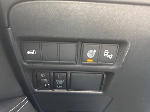 Used 2017 Nissan Armada Platinum w/ Captain Seat Package image 28