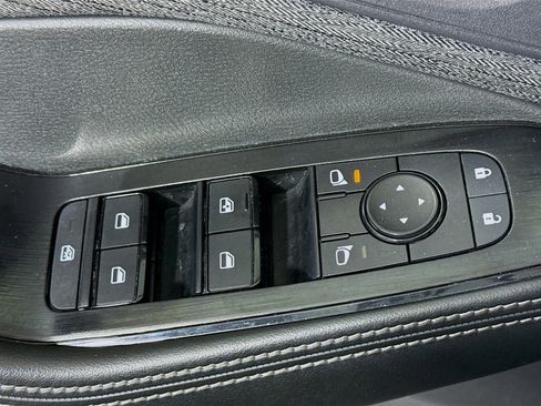 Used 2023 Nissan Rogue SV image 24