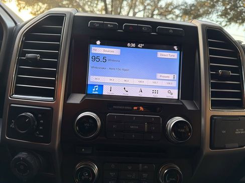 Used 2018 Ford F150 Platinum w/ Equipment Group 701A Luxury image 34