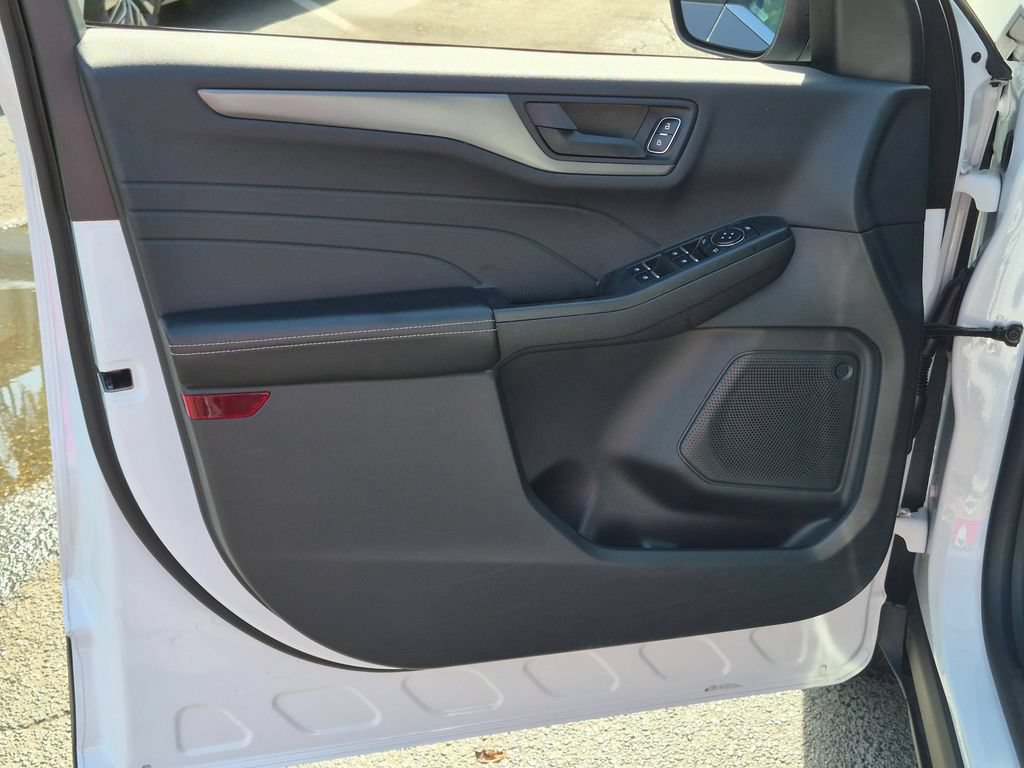 Used 2025 Ford Escape Active FWD image 11