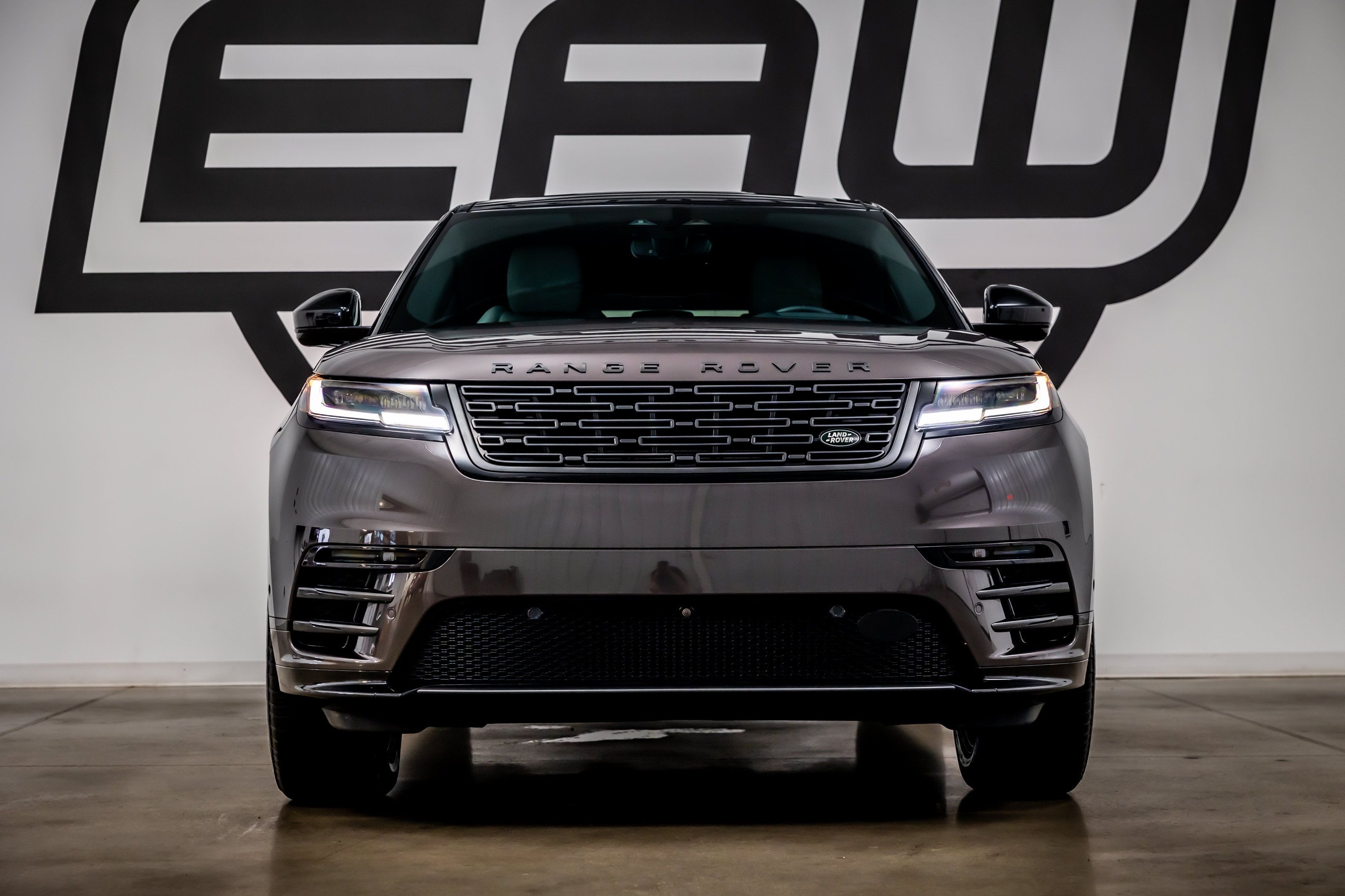 Used 2026 Land Rover Range Rover Velar Dynamic SE AWD/4WD image 4