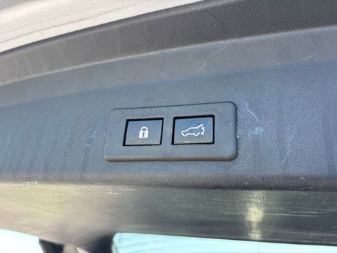 Used 2022 Subaru Ascent Limited AWD/4WD image 18
