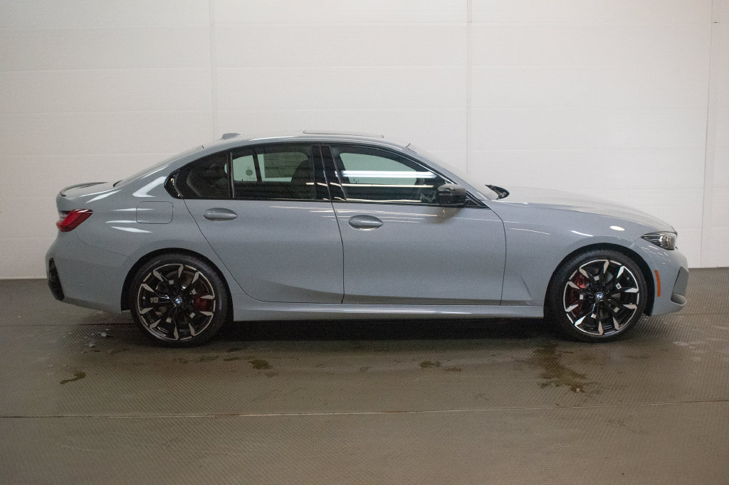 New 2026 BMW 330i xDrive Sedan w/ M Sport Package AWD/4WD image 3