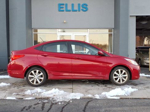 Used 2014 Hyundai Accent GLS w/ Option Group 2 image 2