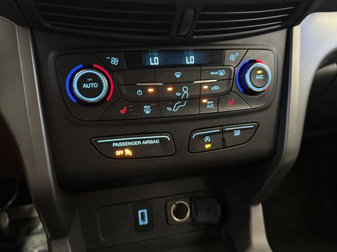 Used 2017 Ford Escape SE image 22