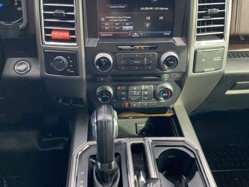 Used 2015 Ford F150 Platinum w/ Equipment Group 701A Luxury image 16