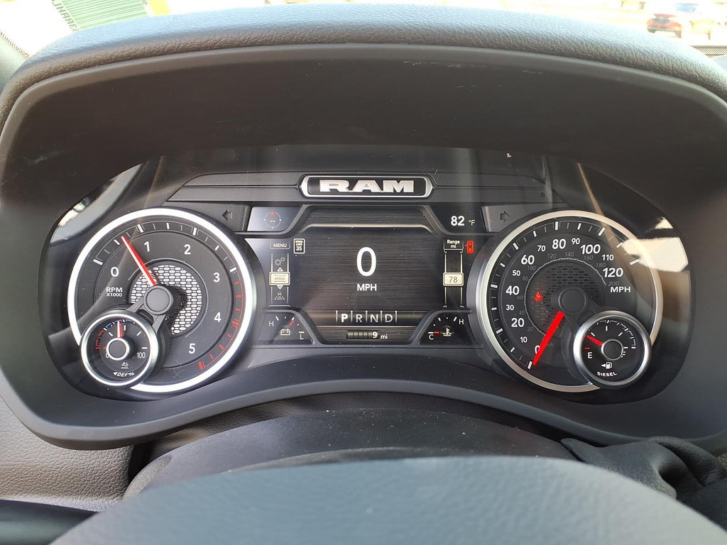 New 2026 RAM 3500 Big Horn AWD/4WD image 17