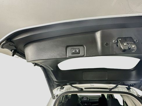Used 2024 Nissan Rogue SV FWD image 28