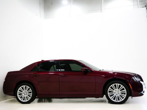 Certified 2019 Chrysler 300 S image 4