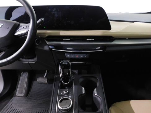 Used 2024 Cadillac XT4 Luxury w/ Cold Weather Package image 47