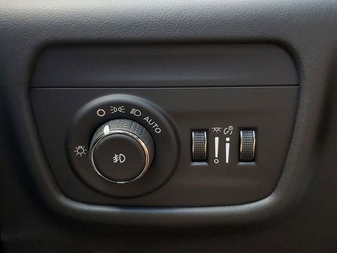 New 2026 Jeep Grand Cherokee Summit image 35