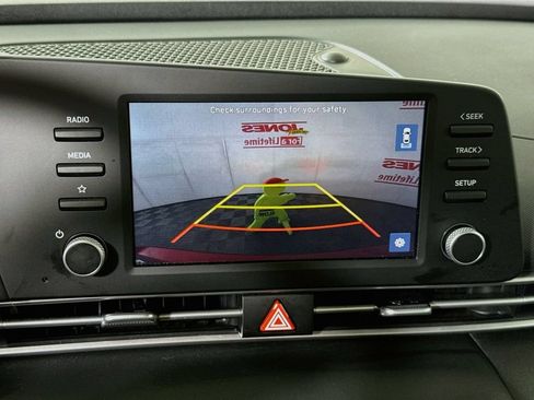 Certified 2023 Hyundai Elantra SE FWD image 6