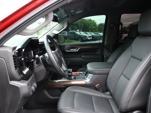 Used 2024 Chevrolet Silverado 1500 LT Trail Boss w/ Convenience Package II AWD/4WD image 11