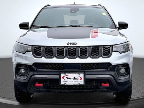 Used 2024 Jeep Compass Trailhawk image 3