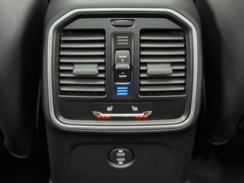 New 2026 Porsche Macan image 29