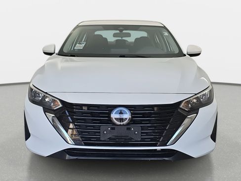 Used 2024 Nissan Sentra SV image 2