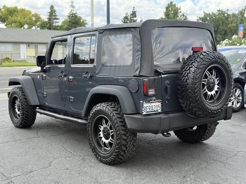 Used 2017 Jeep Wrangler Unlimited Sport w/ Quick Order Package 24S AWD/4WD image 9