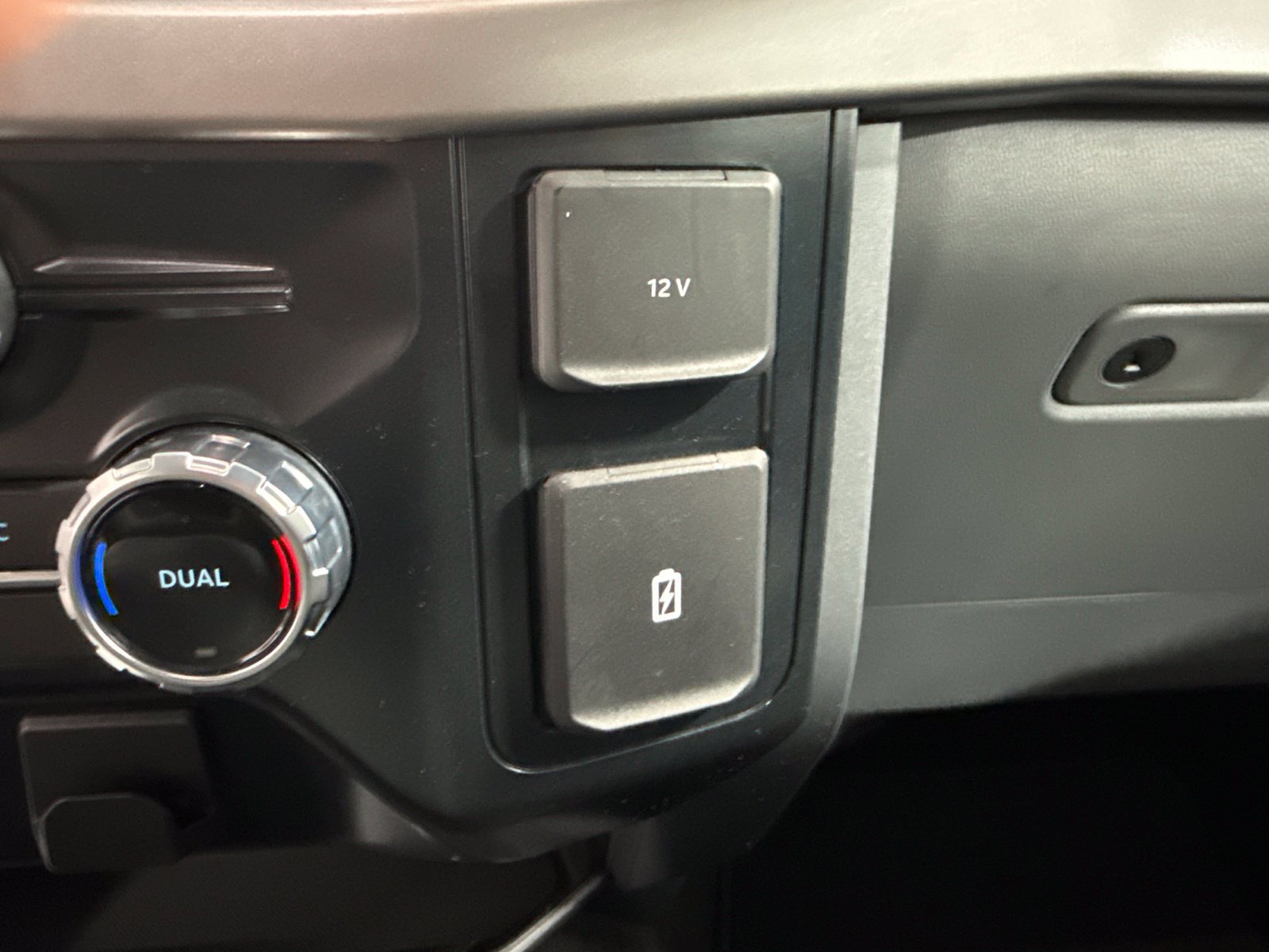 Used 2025 Ford F150 XLT w/ Equipment Group 301A Standard AWD/4WD image 39