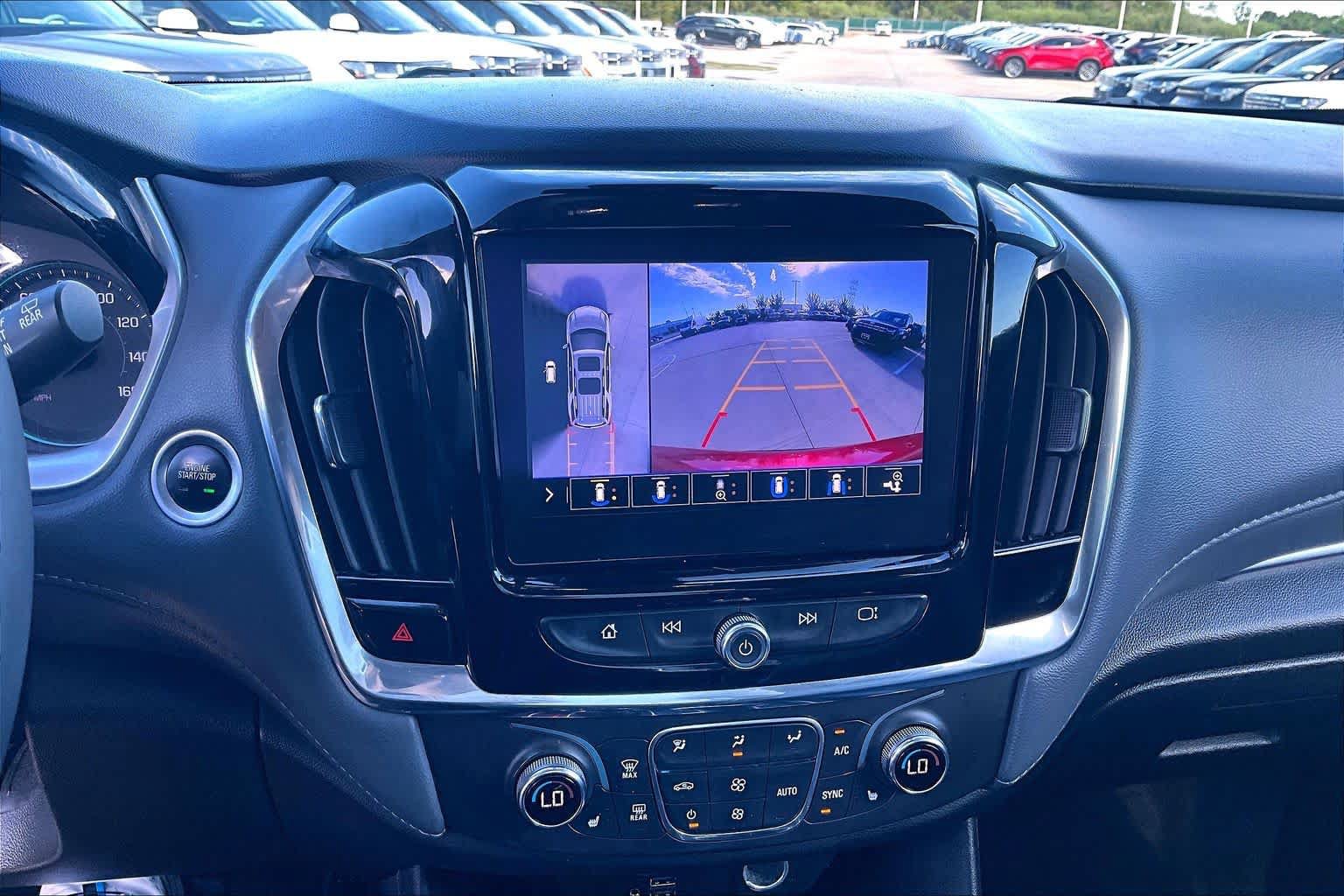 Used 2020 Chevrolet Traverse LT w/ LT Premium Package FWD image 24
