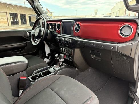 Used 2021 Jeep Wrangler Rubicon AWD/4WD image 26