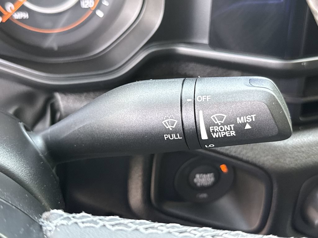 Used 2025 Jeep Gladiator Sport AWD/4WD image 14
