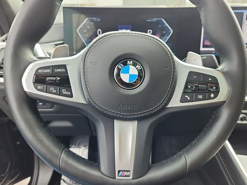 Used 2025 BMW X6 xDrive40i w/ Executive Package image 18