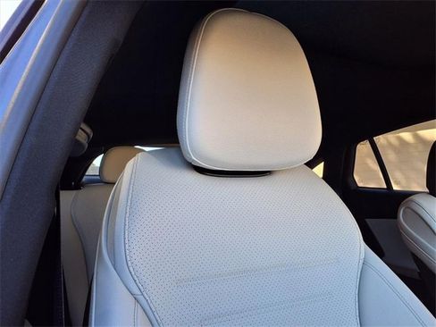 Used 2024 Mercedes-Benz GLC 300 4MATIC image 15