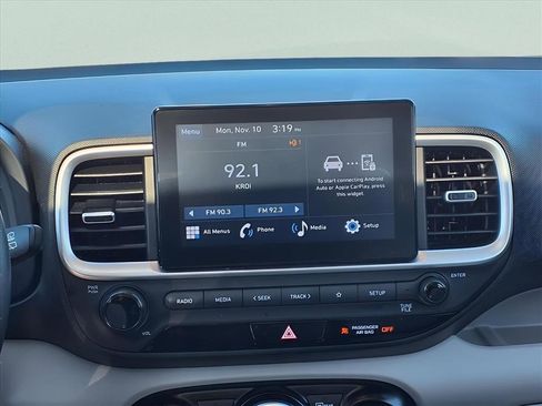 Used 2023 Hyundai Venue SEL image 17