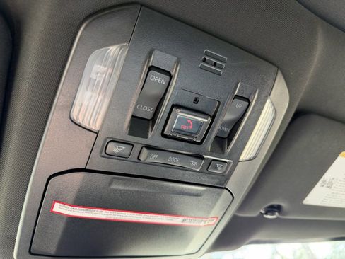 Used 2022 Toyota Highlander XSE image 22