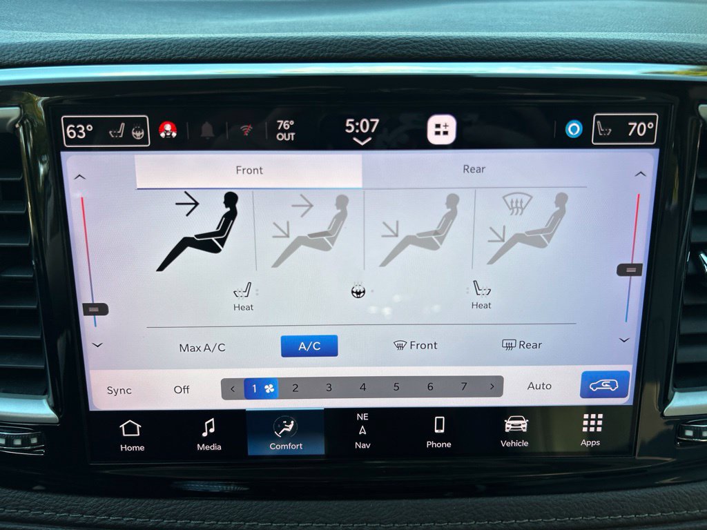 Used 2021 Chrysler Pacifica Touring-L w/ Uconnect Theater Family Group FWD image 35