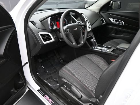 Used 2016 GMC Terrain SLE FWD image 2
