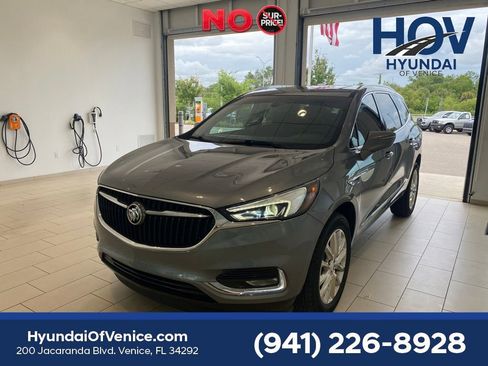 Used 2021 Buick Enclave Essence w/ Sound and Sites Package FWD image 3