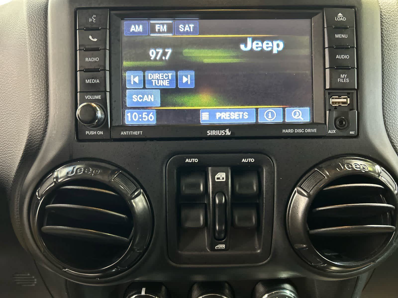 Used 2017 Jeep Wrangler Unlimited Sahara AWD/4WD image 5