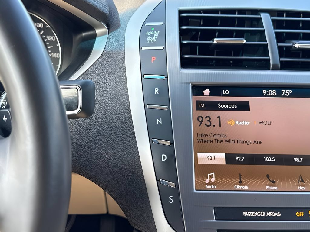 Used 2019 Lincoln MKZ Reserve AWD/4WD image 17