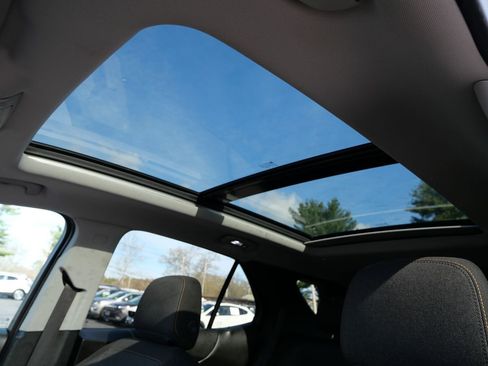 Used 2019 Chevrolet Equinox LT w/ Sun & Navigation Package AWD/4WD image 19