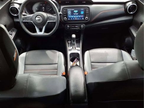 Used 2023 Nissan Kicks SR w/ SR Premium Package FWD image 10