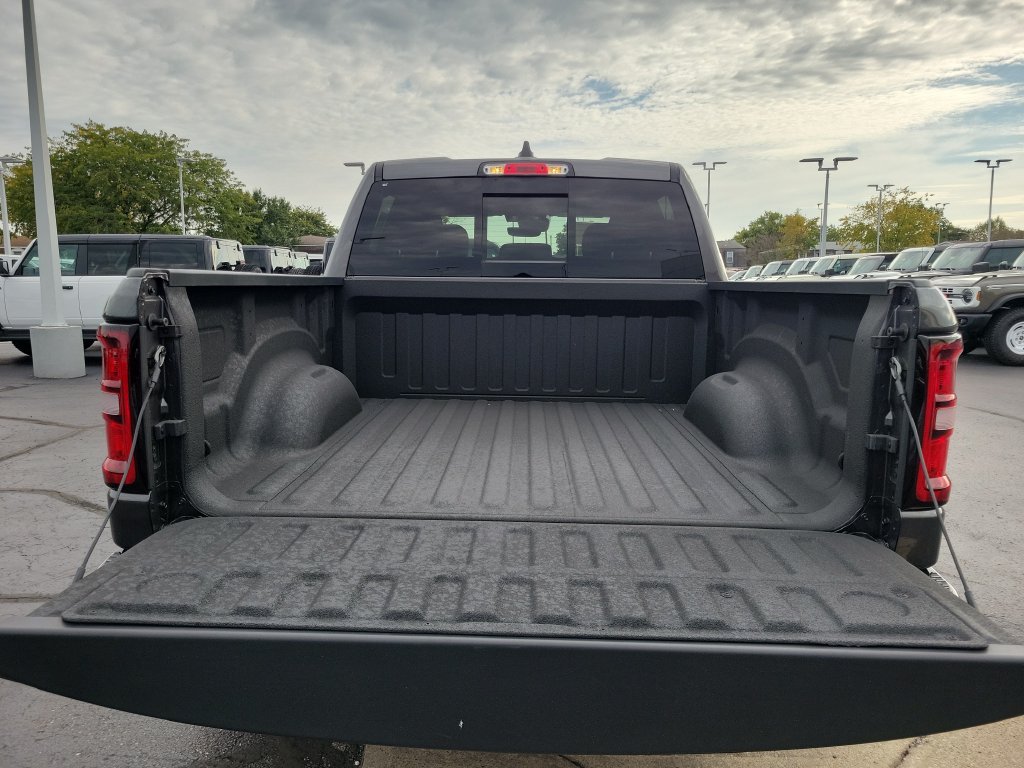 Used 2025 RAM 1500 Big Horn AWD/4WD image 10
