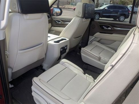Used 2021 GMC Yukon Denali w/ Denali Premium Package image 31