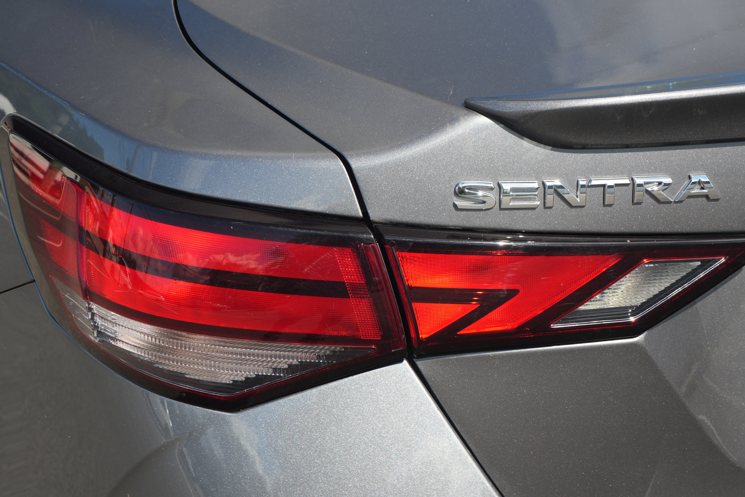 Used 2022 Nissan Sentra SR w/ Trunk Package FWD image 40